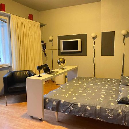 Cozy Modern Apartment With Small Balcony In The Heart Of เบอร์ลิน ภายนอก รูปภาพ
