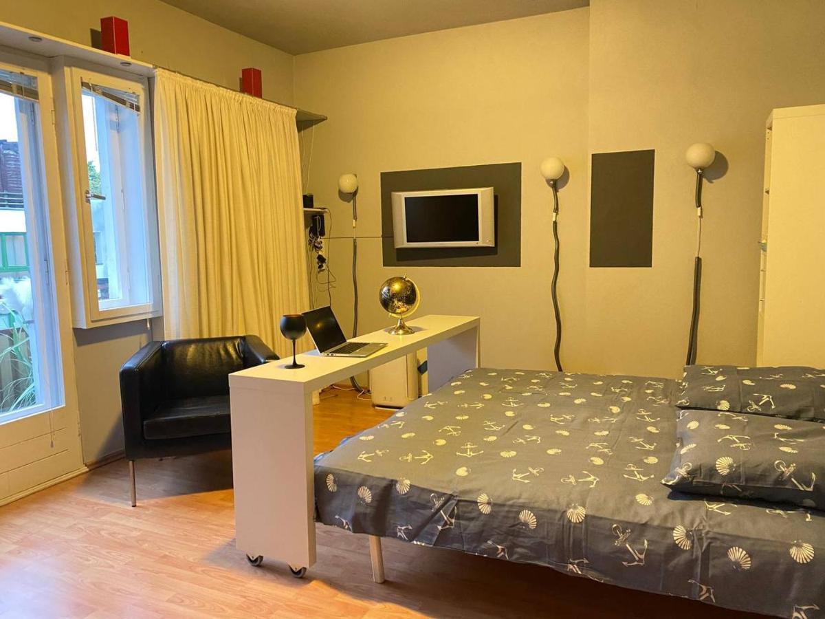 Cozy Modern Apartment With Small Balcony In The Heart Of เบอร์ลิน ภายนอก รูปภาพ