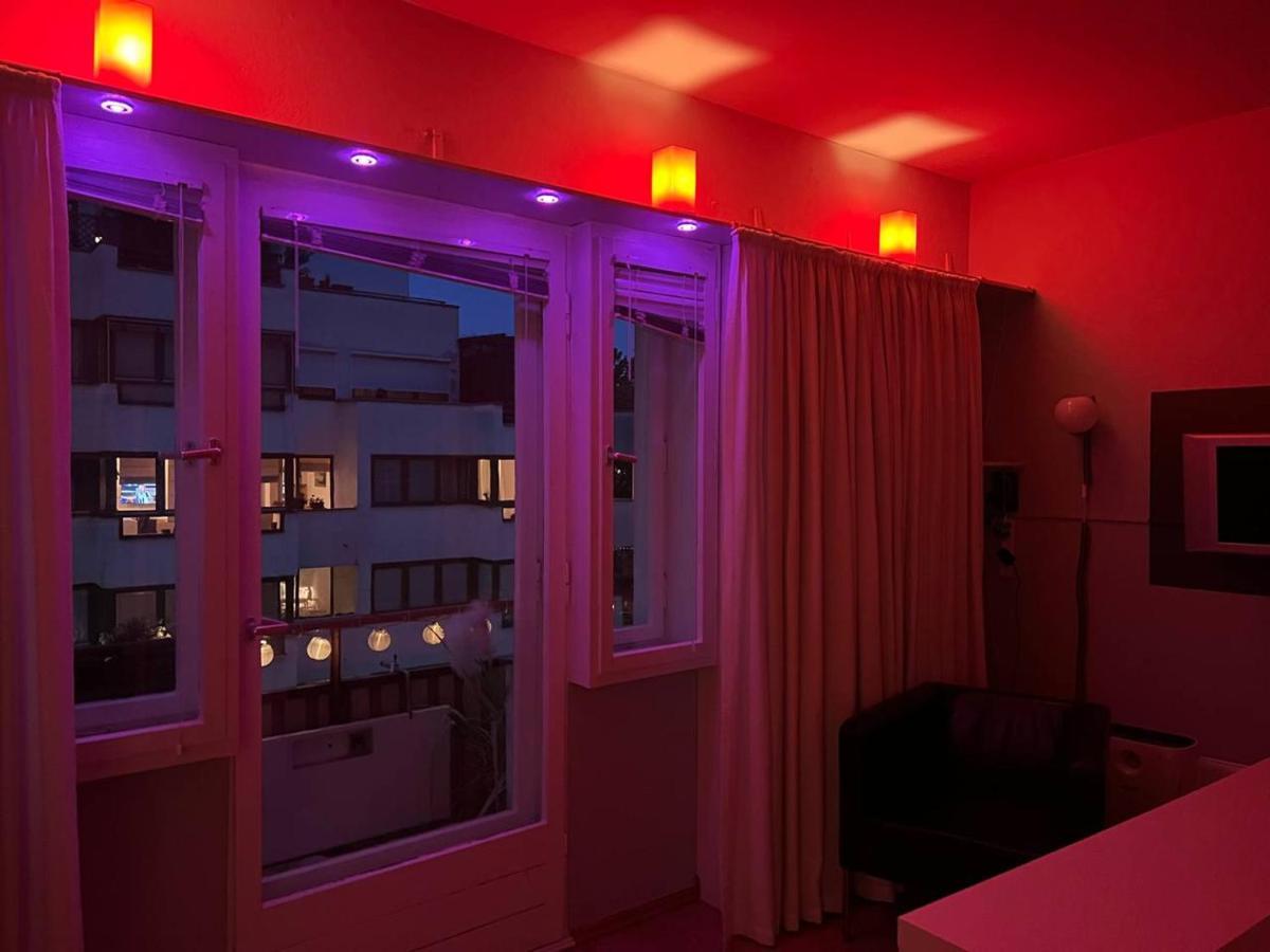 Cozy Modern Apartment With Small Balcony In The Heart Of เบอร์ลิน ภายนอก รูปภาพ