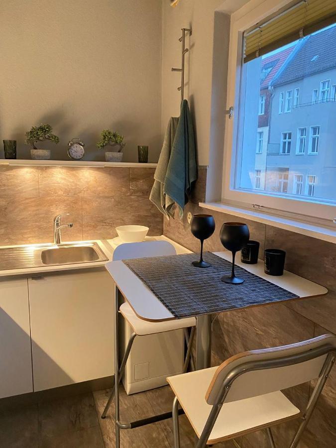 Cozy Modern Apartment With Small Balcony In The Heart Of เบอร์ลิน ภายนอก รูปภาพ