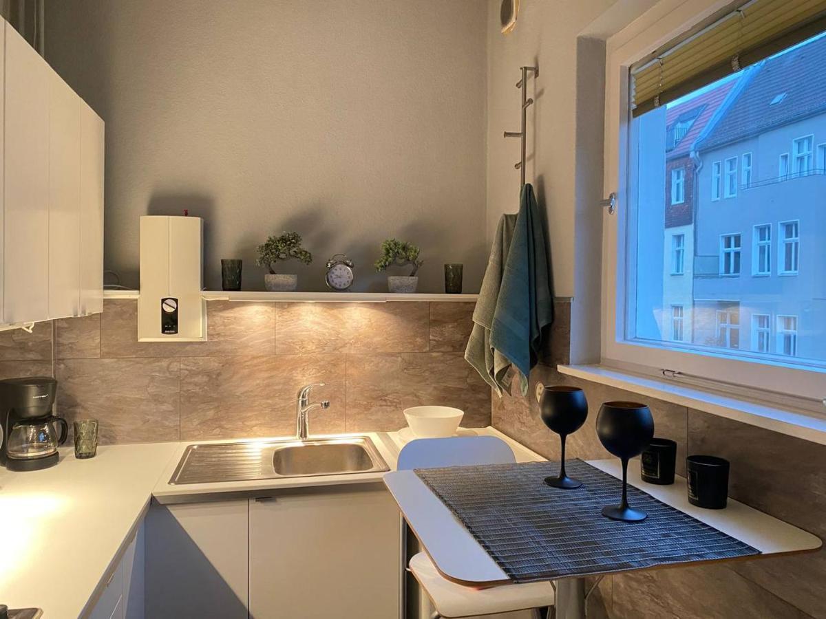 Cozy Modern Apartment With Small Balcony In The Heart Of เบอร์ลิน ภายนอก รูปภาพ