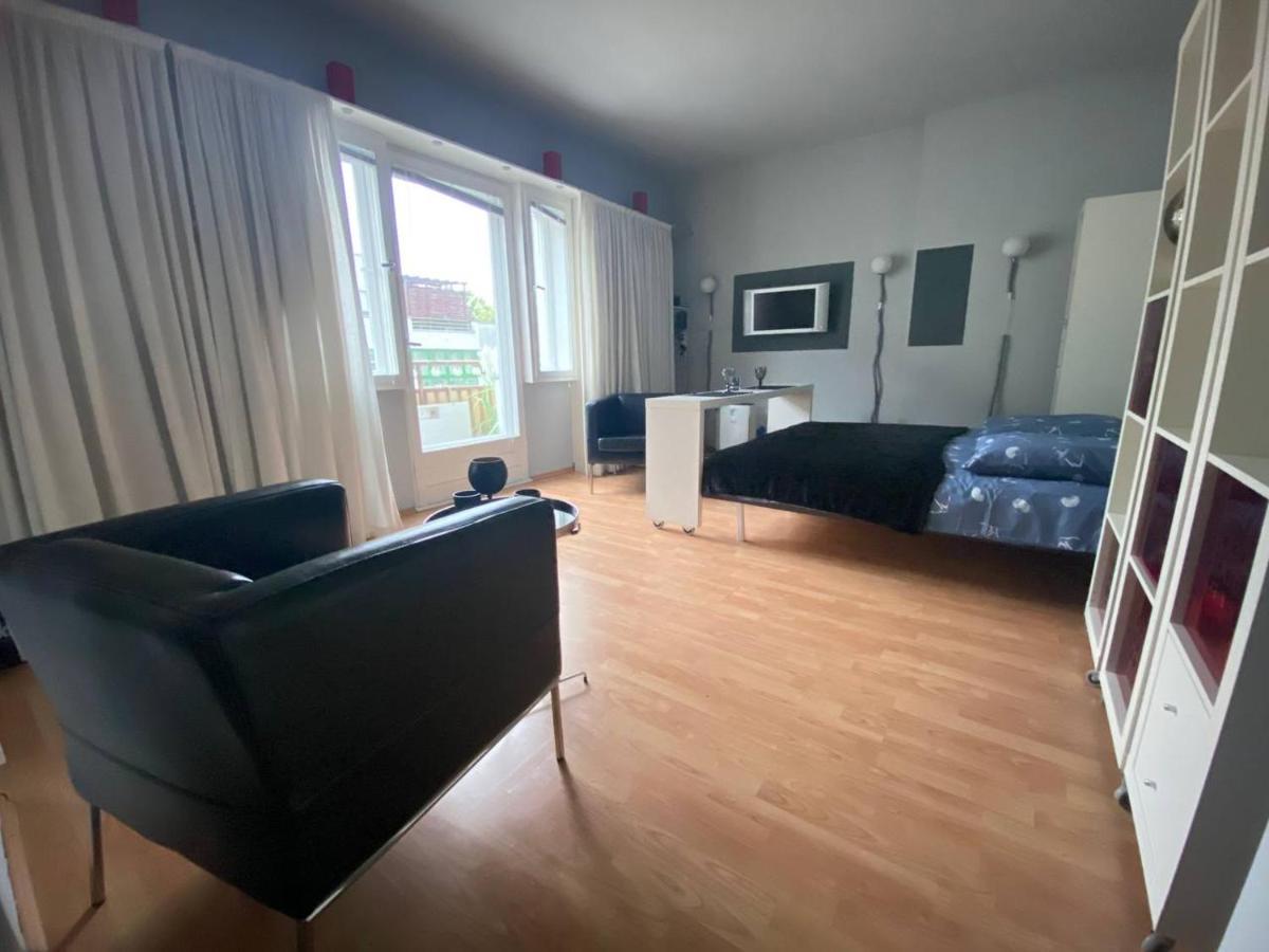 Cozy Modern Apartment With Small Balcony In The Heart Of เบอร์ลิน ภายนอก รูปภาพ