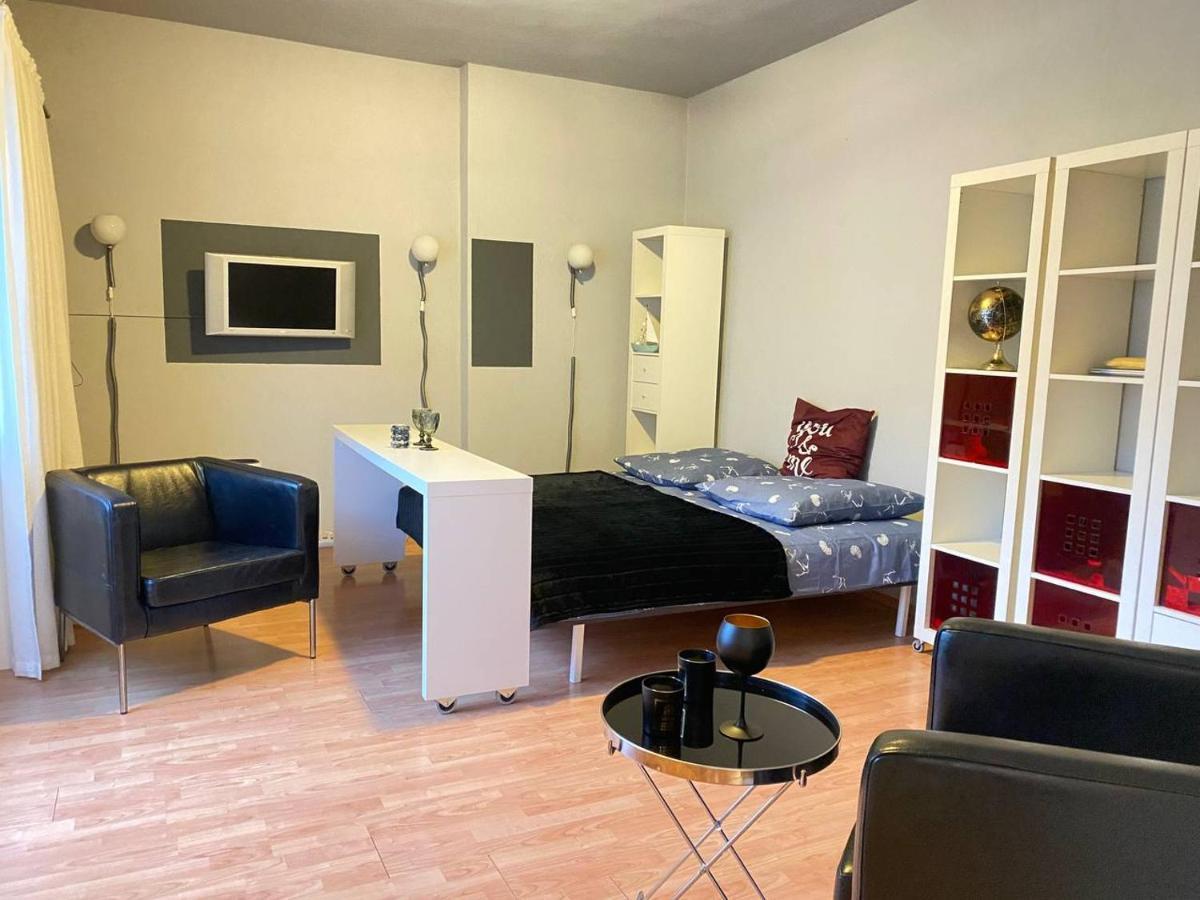 Cozy Modern Apartment With Small Balcony In The Heart Of เบอร์ลิน ภายนอก รูปภาพ